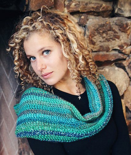 Stitch Mountain Learn to Crochet Cowl Free Crochet Pattern