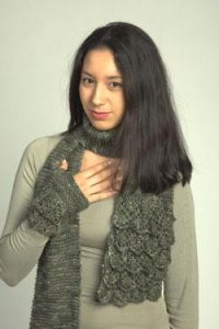 Plymouth Yarn Sweater & Pullover Patterns - 2240 Flounced Scarf and Mitts Pattern