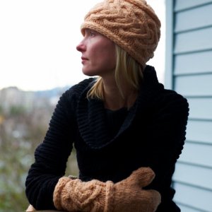 Imperial Yarn Patterns - Moonshine Hat and Mittens Pattern
