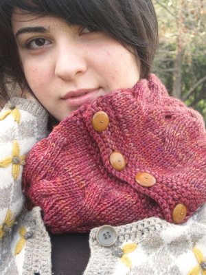 Grace Akhrem Patterns - Reversible Tangled Branches Cowl Pattern
