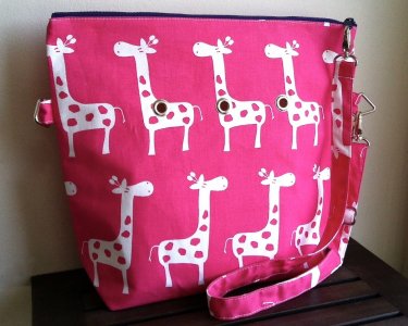 Top Shelf Totes Yarn Pop - Totable - Pink Giraffe