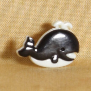 Muench Plastic Buttons - Killer Whale