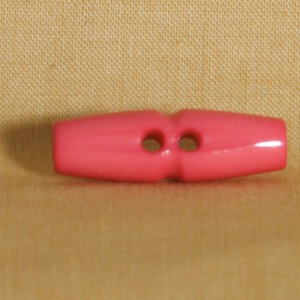 Muench Plastic Buttons - Toggle - Pink