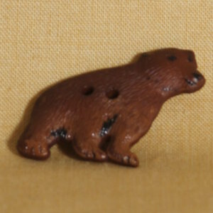 Muench Plastic Buttons - Grizzly Bear - Brown