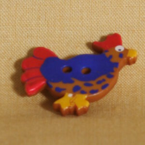 Muench Plastic Buttons - Chicken - Royal Blue & Red