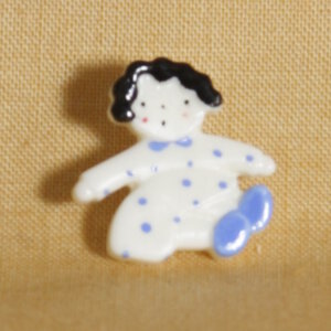 Muench Plastic Buttons - Little Girl