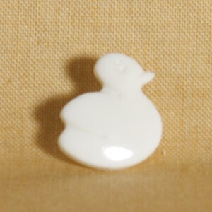 Muench Plastic Buttons - Duck - White