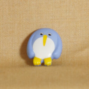 Muench Plastic Buttons - Penguin - Light Blue (15mm)