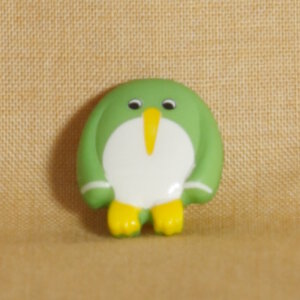 Muench Plastic Buttons - Penguin - Lime (15mm)