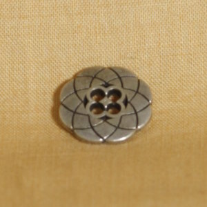 Muench Metal Buttons - Atomic Flower (Silver) - Small