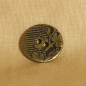 Muench Metal Buttons - Striated Vine