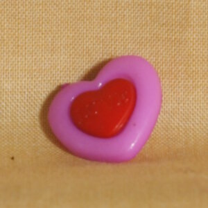 Muench Plastic Buttons - Love - Purple (15mm)