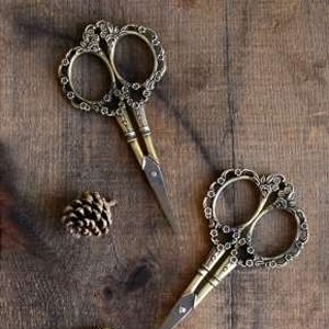 Never Not Knitting Notions - Victorian Scrollwork Scissors - Antique Gold