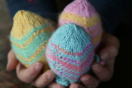 Elegant Easter Eggs - Free Knitting Pattern