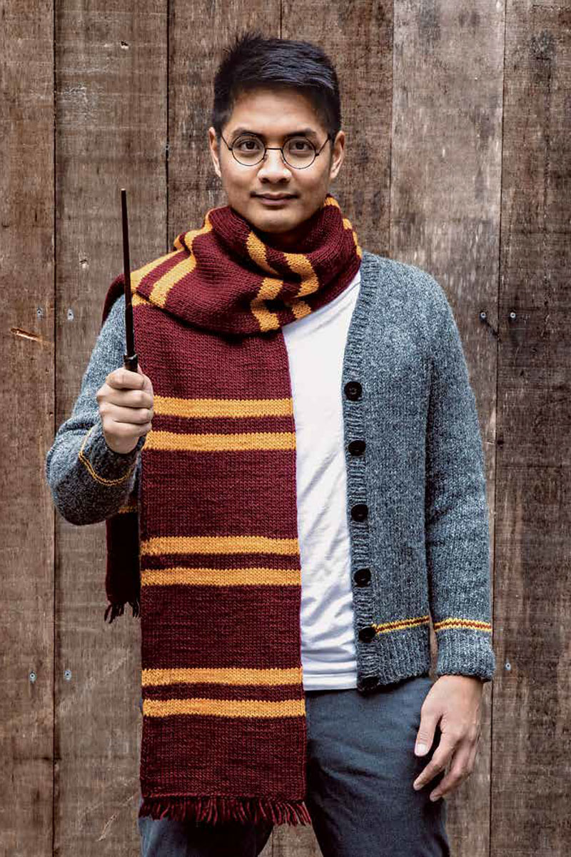 Harry Potter Wizarding World Knitting Kits Collection Harry Potter Hogwarts Gryffindor House Scarf Knitting Kit by Eaglemoss Hero Collector 